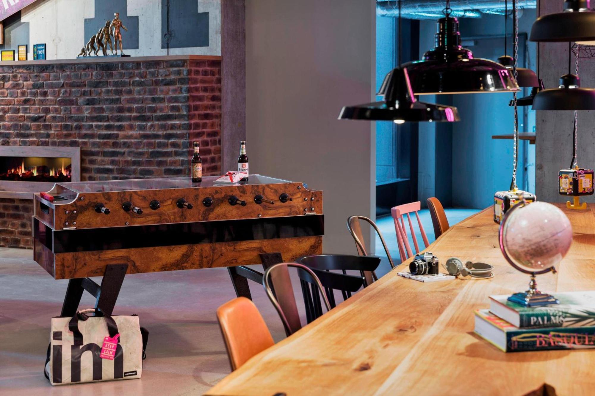 Moxy Frankfurt City Center Frankfurt am Main Ngoại thất bức ảnh