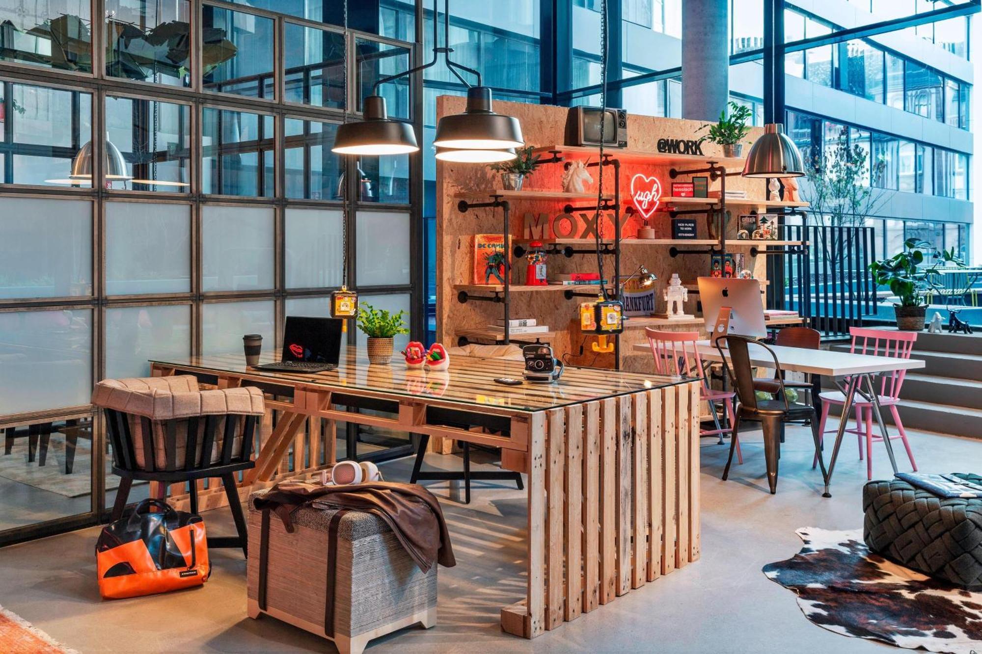 Moxy Frankfurt City Center Frankfurt am Main Ngoại thất bức ảnh