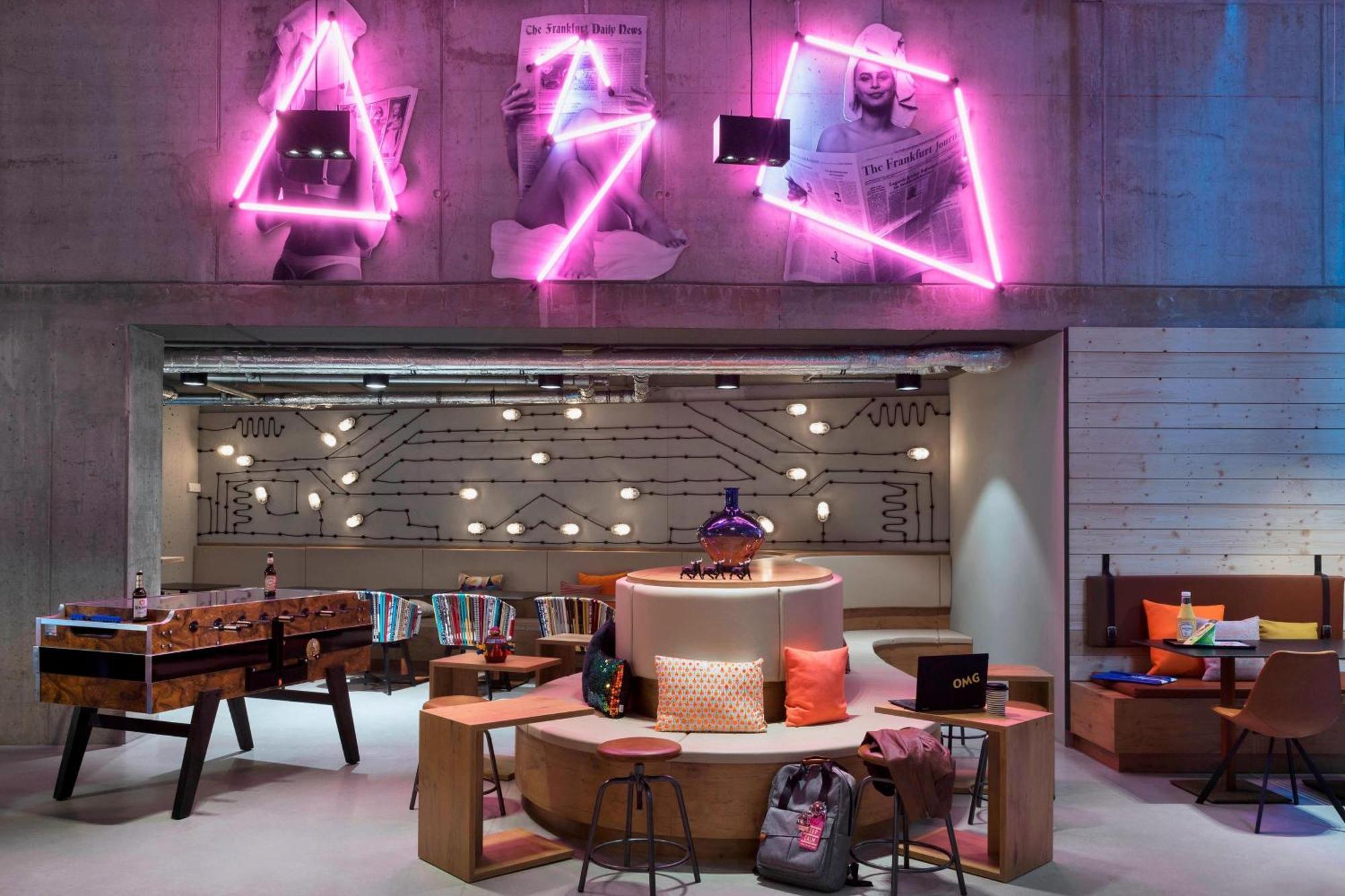 Moxy Frankfurt City Center Frankfurt am Main Ngoại thất bức ảnh