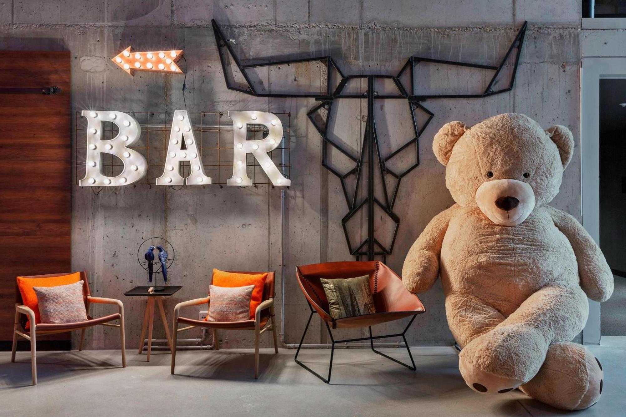 Moxy Frankfurt City Center Frankfurt am Main Ngoại thất bức ảnh